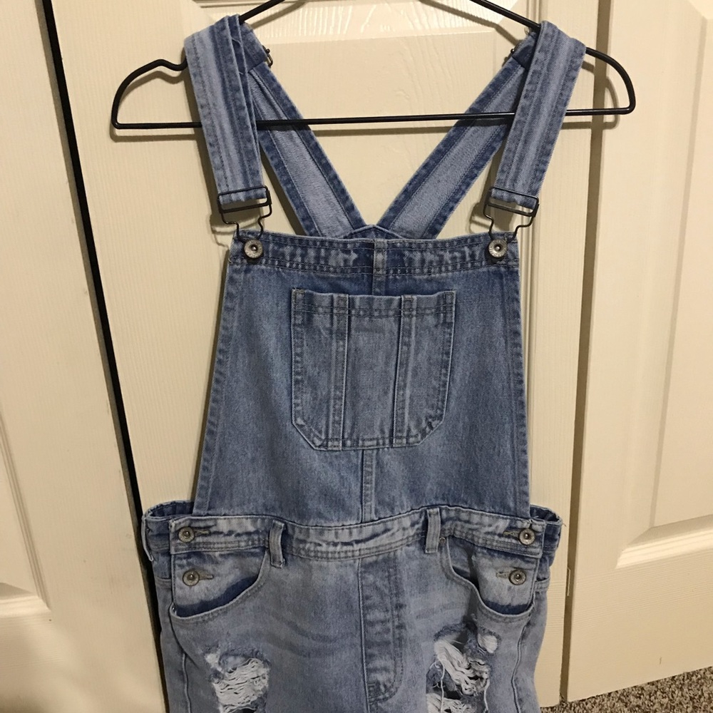 Denim overall shorts!